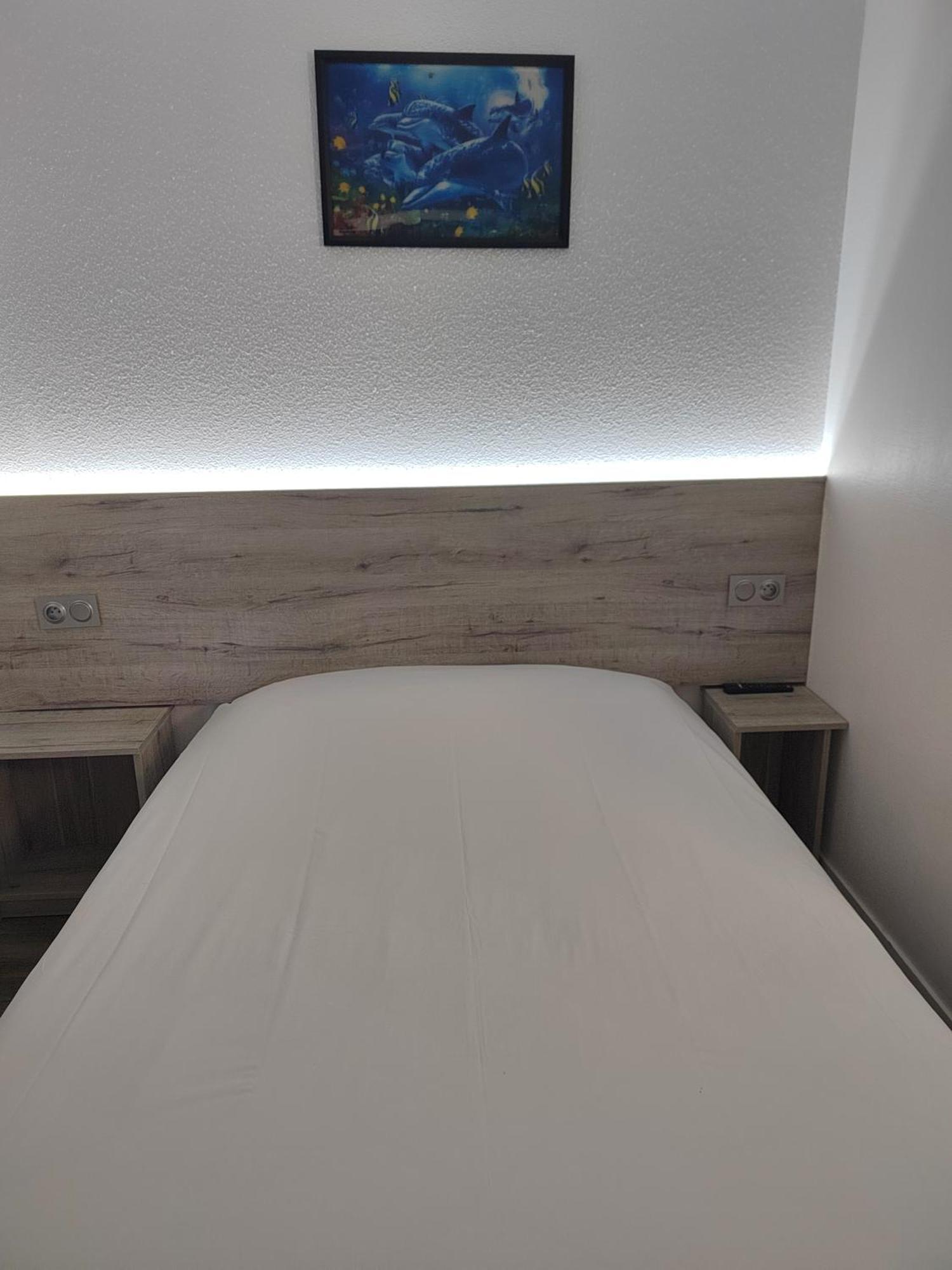 Alpha Hotel Bouafle ภายนอก รูปภาพ