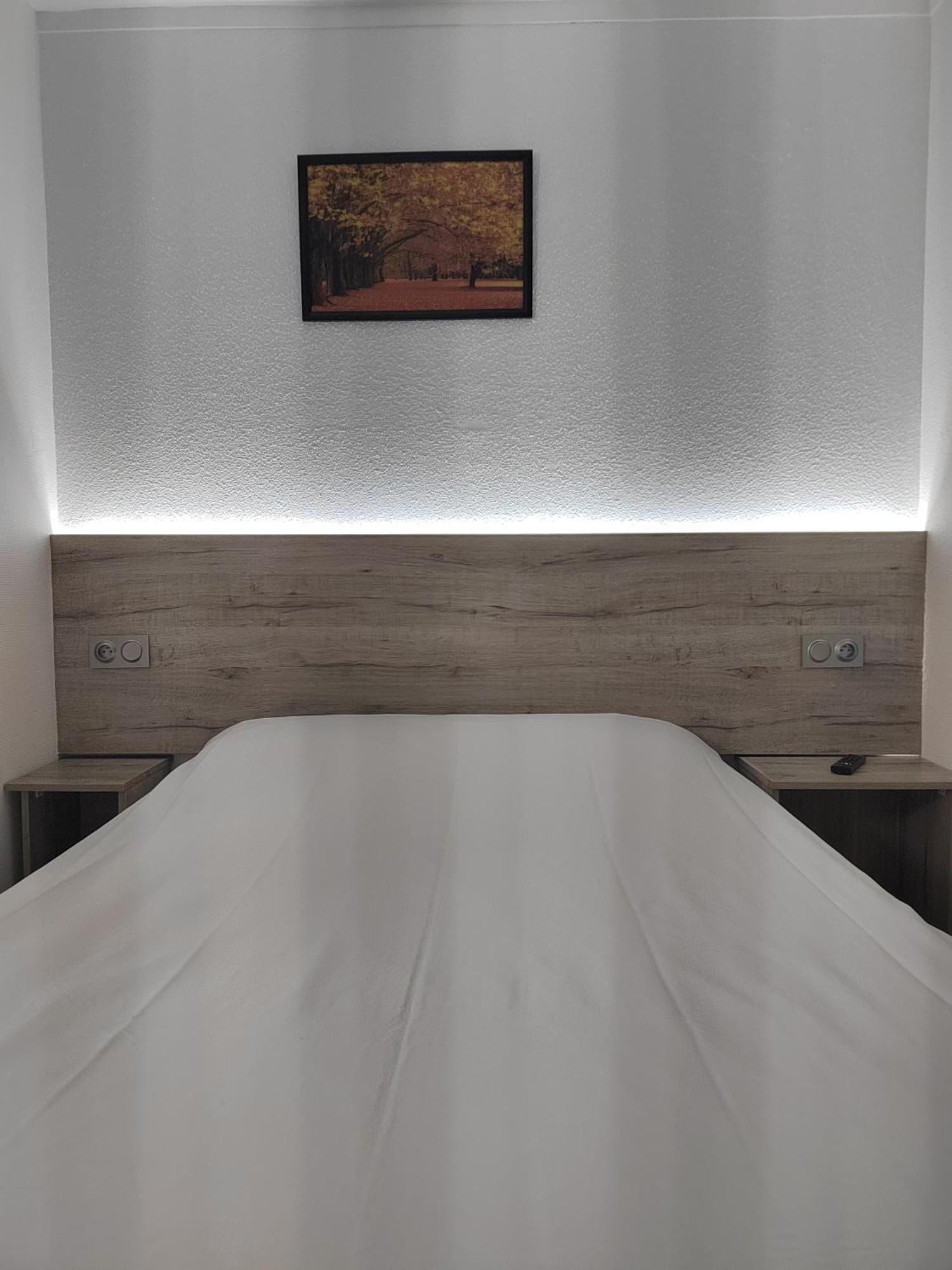 Alpha Hotel Bouafle ภายนอก รูปภาพ