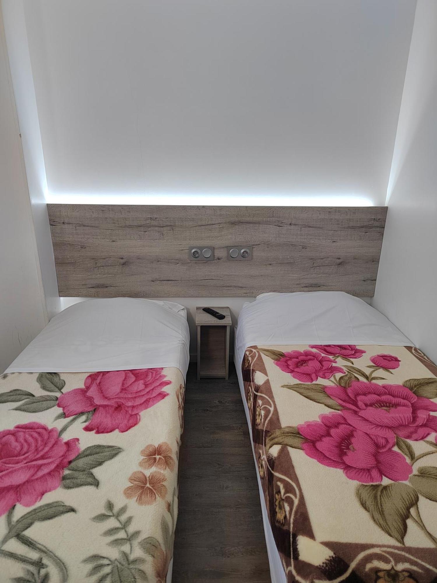 Alpha Hotel Bouafle ภายนอก รูปภาพ