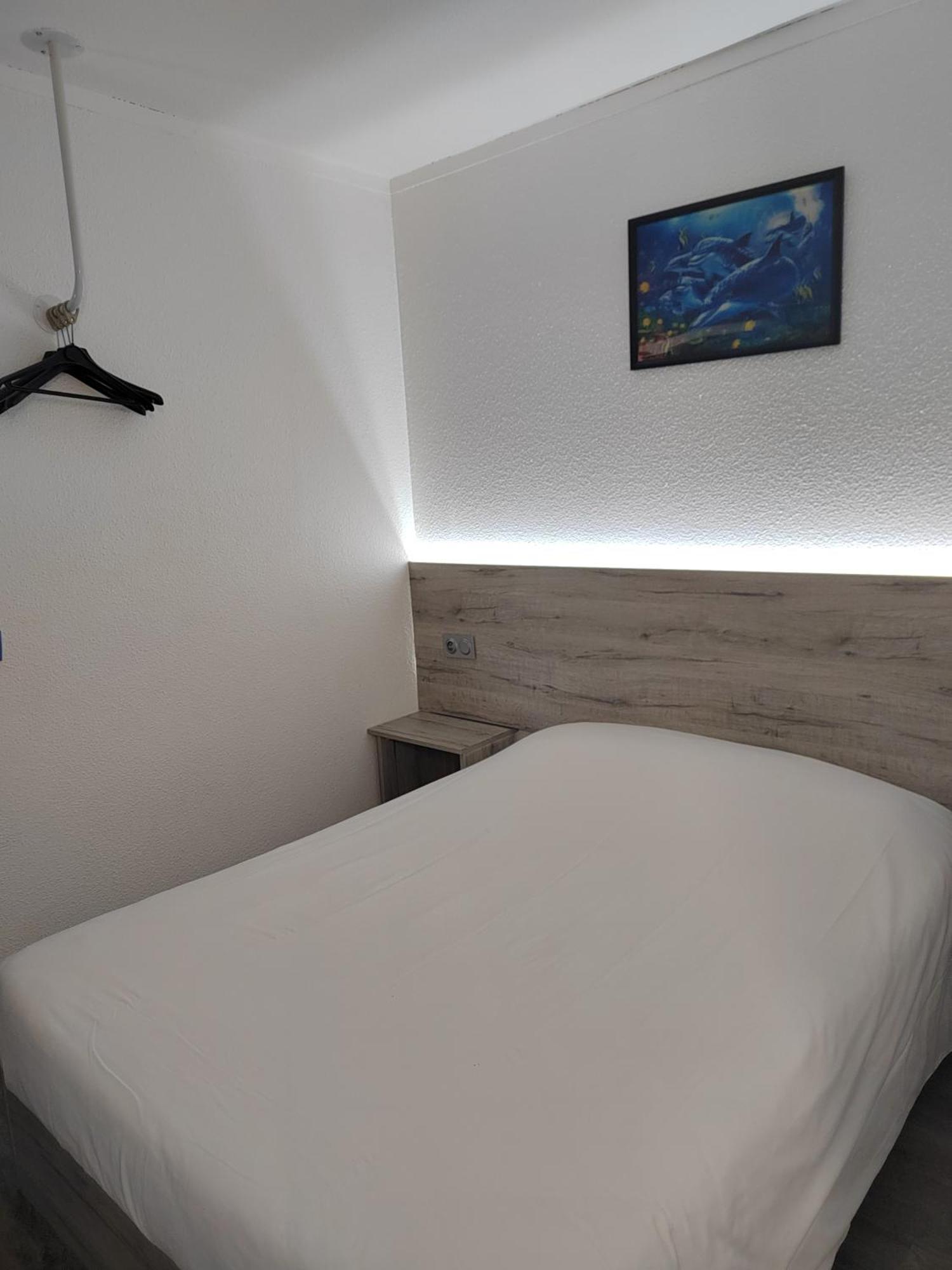 Alpha Hotel Bouafle ภายนอก รูปภาพ