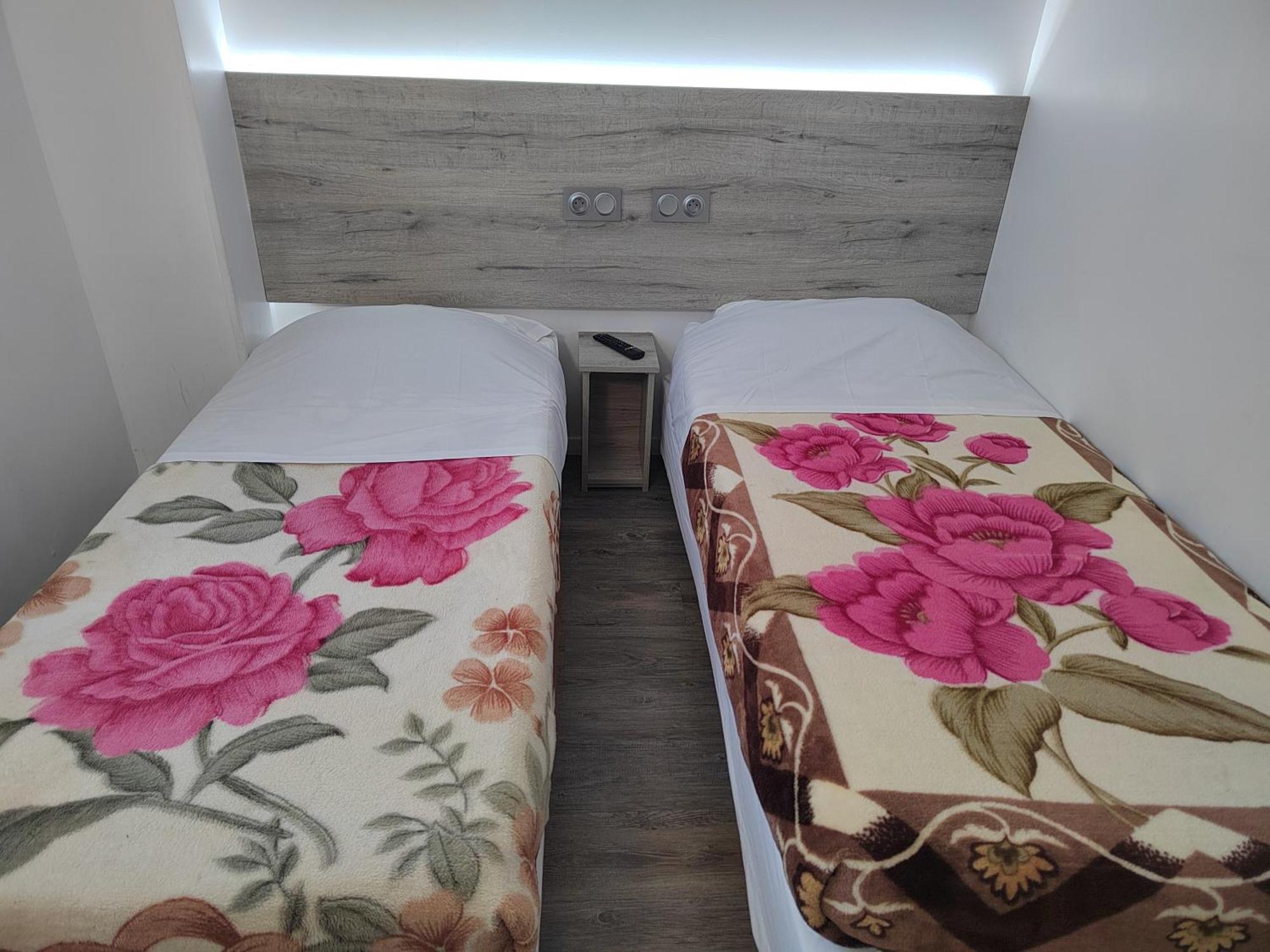 Alpha Hotel Bouafle ภายนอก รูปภาพ